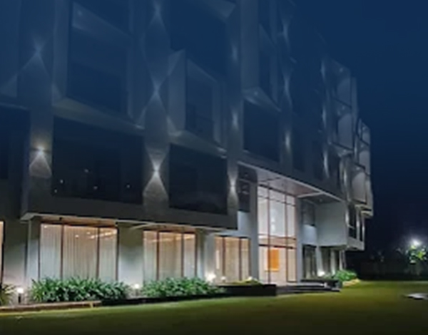 Stay Royal with Comfort
        Experience the best of hospitality at IJ CROWNE