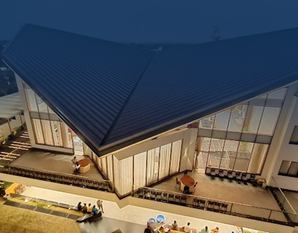 Stay Royal with Comfort
        Experience the best of hospitality at IJ CROWNE